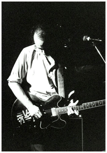 Matt Sweeney (guitariste) - Will Oldham en concert  Marseille le 27 mars 2001 - Photo Sbastien Crespin, 2001
