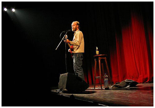 Will Oldham en concert  Rotterdam (Schouwburg Hall, Motel Mozaique Festival) le 28 mars 2003 - Photo Willem Van Der Hut, 2003