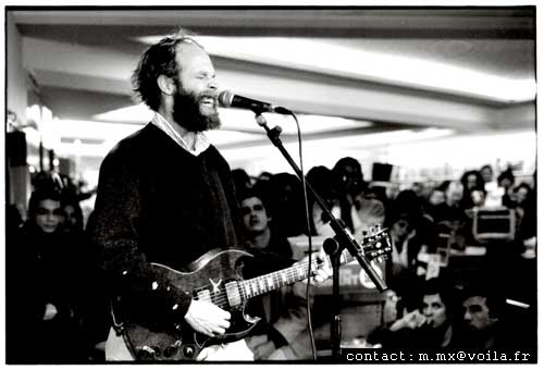 Will Oldham en show-case chez Gibert,  Paris, le 24 janvier 2001 - Photo Marc Mameaux, 2001