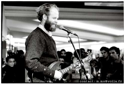 Will Oldham en show-case chez Gibert,  Paris, le 24 janvier 2001 - Photo Marc Mameaux, 2001